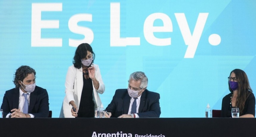 EL GOBIERNO PUBLICÓ EN EL BOLETÍN OFICIAL LOS DECRETOS QUE PROMULGAN LA LEGALIZACIÓN DEL ABORTO Y LA LEY DE LOS MIL DÍAS