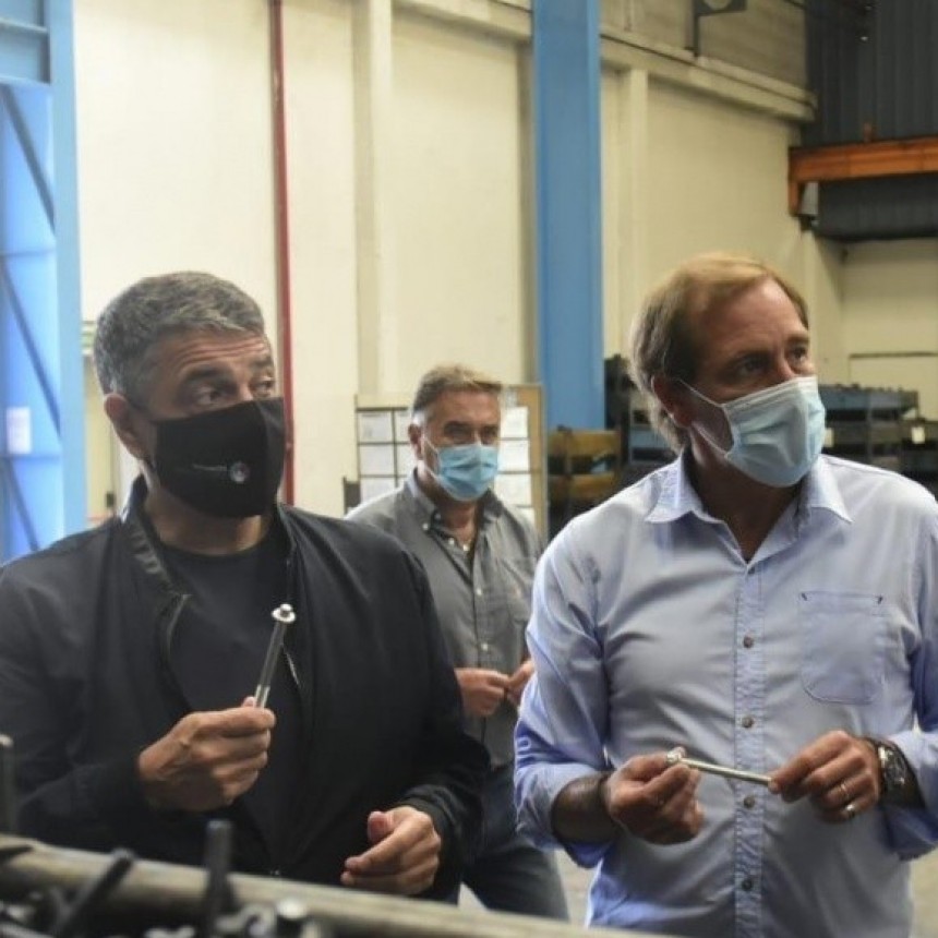 JULIO GARRO Y JORGE MACRI VISITARON UNA FÁBRICA LOCAL Y DESTACARON LA IMPORTANCIA DE HACER CRECER LA PROVINCIA