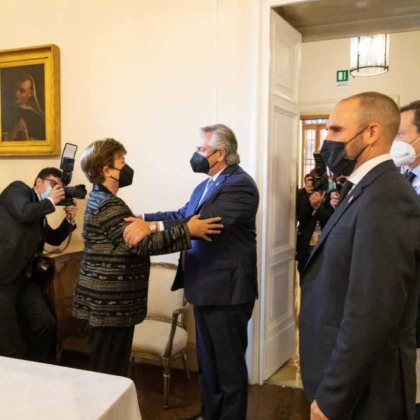 ARGENTINA CERRÓ UN PRINCIPIO DE ACUERDO CON EL FMI PARA REFINANCIAR LA DEUDA