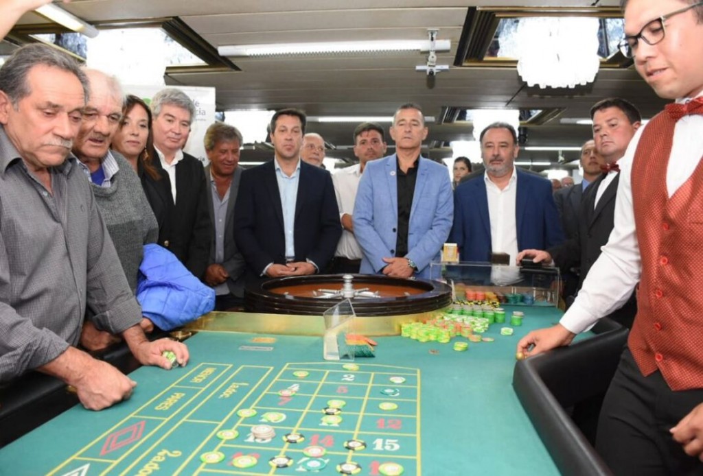 REABRIÓ EL CASINO DE NECOCHEA Y DESDE EL GOBIERNO BONAERENSE SE COMPROMETIERON A CONTINUAR CON SU PUESTA EN VALOR