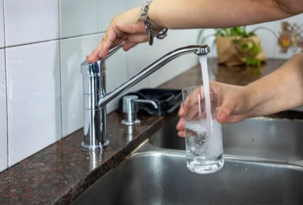 SE VIENE UNA OLA DE CALOR EN BAHÍA BLANCA Y ABSA PIDIÓ “RESTRINGIR EL USO DE AGUA POTABLE”
