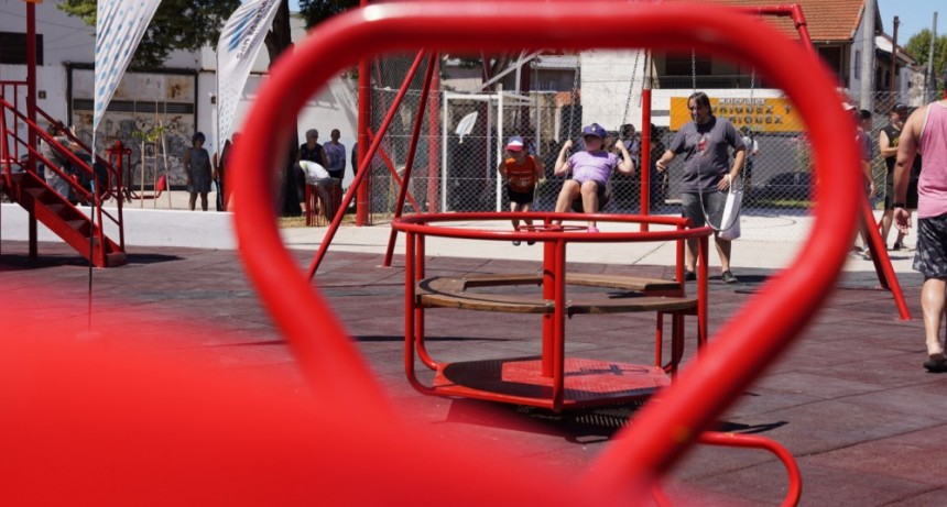  FERNANDO MOREIRA INAUGURÓ LA NUEVA PLAZA DE LAS INFANCIAS EN VILLA LYNCH