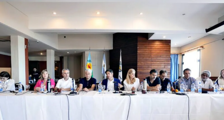 KICILLOF RE&Uacute;NE SU N&Uacute;CLEO DURO EN GESELL, CON LA PELEA CONTRA M&Aacute;XIMO EN EL PJ AL TOPE DE LA AGENDA