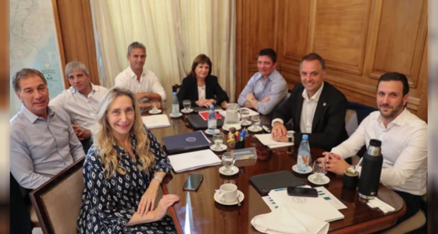 LA MESA POL&Iacute;TICA SE RE&Uacute;NE EN CASA ROSADA Y DEBATE EL TEMARIO DE EXTRAORDINARIAS