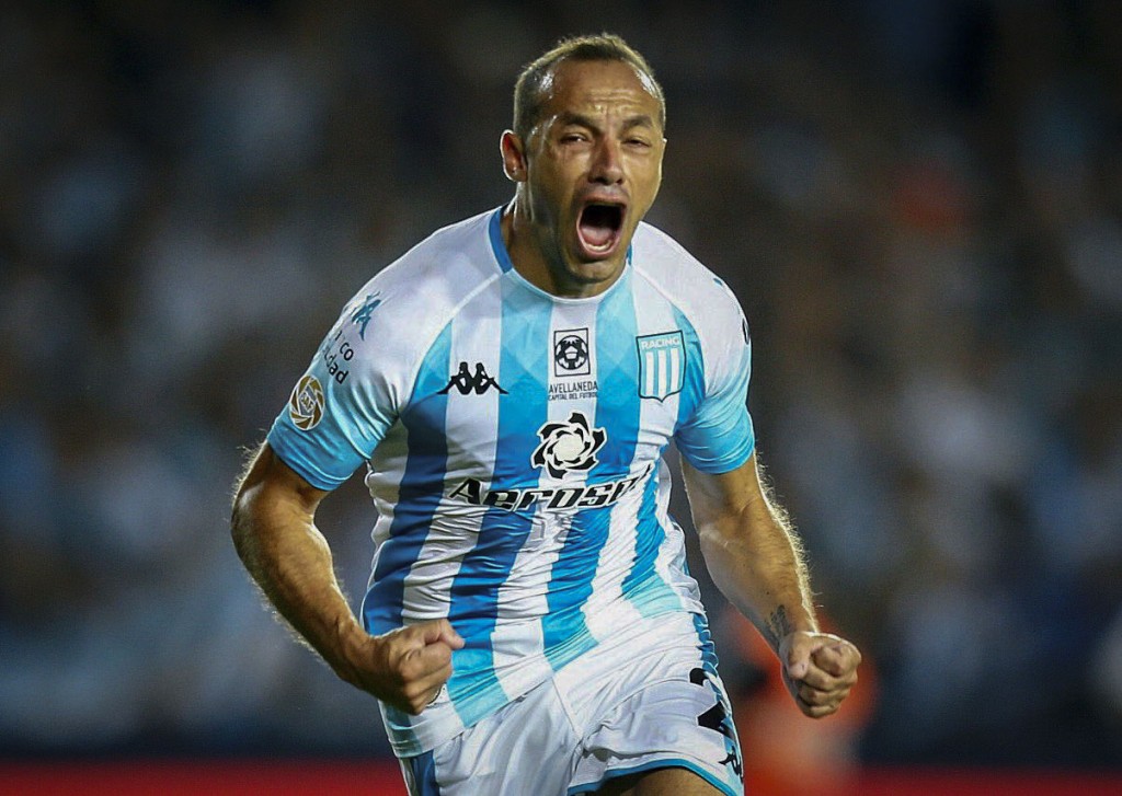 RACING CON 9 JUGADORES GANÓ EL CLÁSICO DE AVELLANEDA