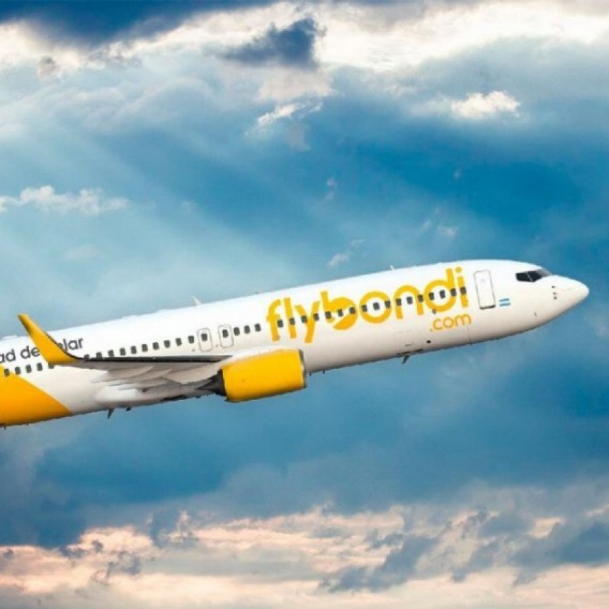 UN AVIÓN DE FLYBONDI DEBIÓ ATERRIZAR EN EZEIZA POR UN PROBLEMA EN UN MOTOR