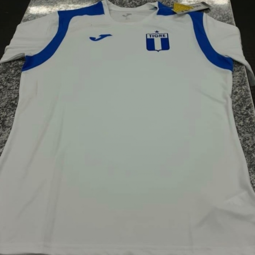 LOS HINCHAS DE TIGRE ESTAN INDIGNADOS POR LA NUEVA CAMISETA DE ENTRENAMIENTO DEL CLUB