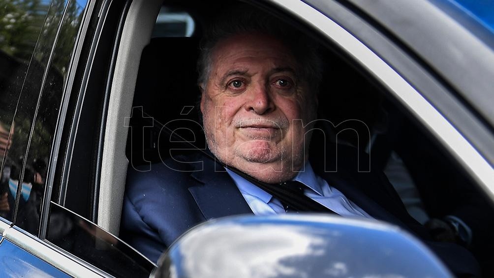 EL PRESIDENTE LE PIDIO LA RENUNCIA A GINÉS GONZÁLEZ GARCÍA POR EL ESCÁNDALO DE LA APLICACIÓN DE VACUNAS EN SU MINISTERIO
