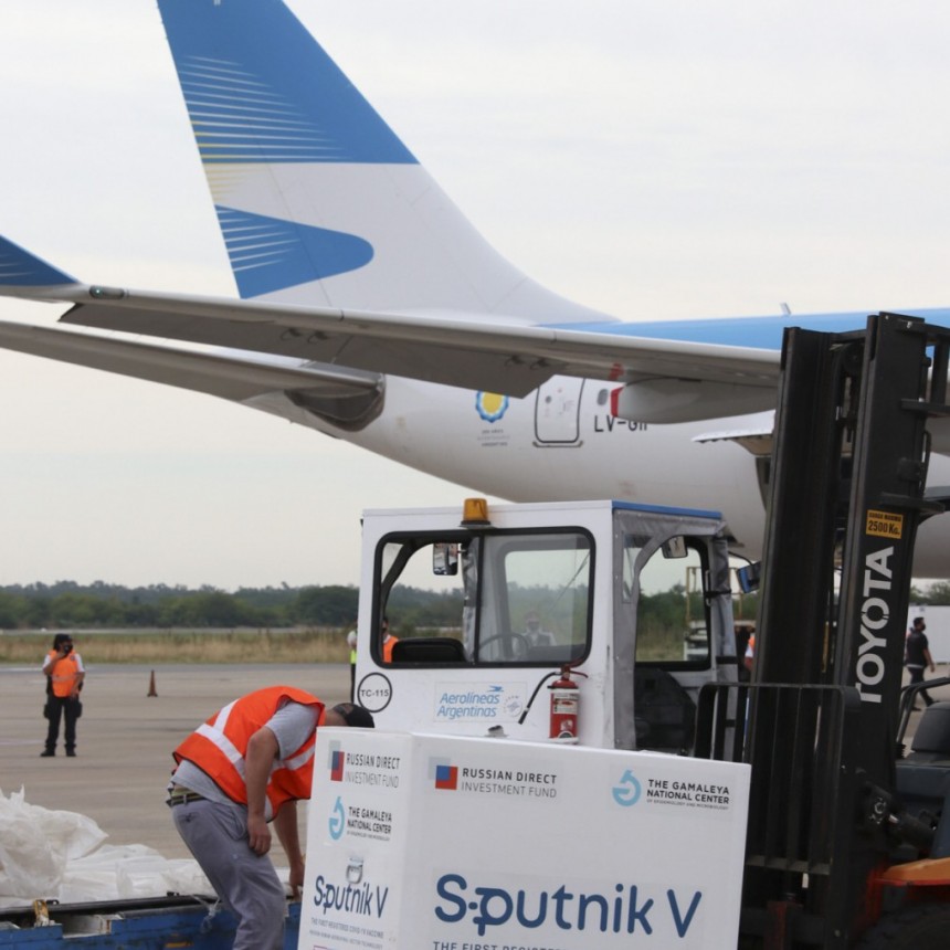 UN NUEVO VUELO DE AEROLÍNEAS ARGENTINAS PARTIRÁ ESTA NOCHE A RUSIA PARA TRAER MÁS DOSIS DE SPUTNIK V