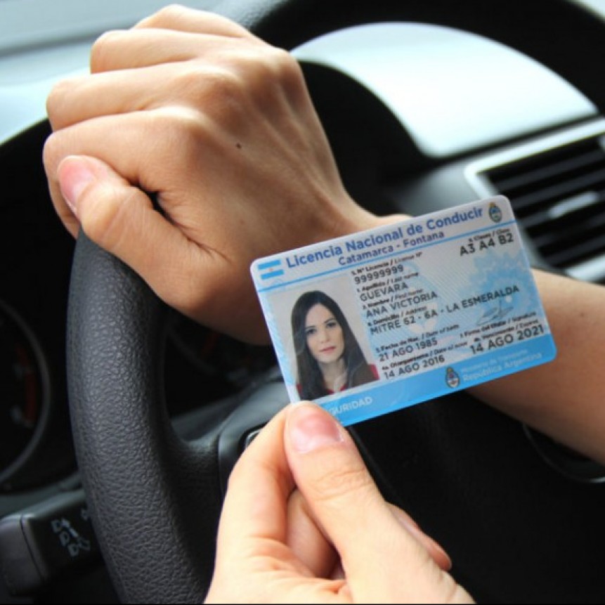 EXTIENDEN POR 180 DÍAS EL VENCIMIENTO DE LAS LICENCIAS QUE VENCEN EN EL PRIMER SEMESTRE DE 2021