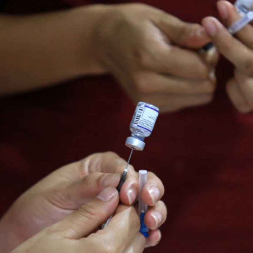 QUIÉNES RECIBIRÁN LA CUARTA DOSIS DE LA VACUNA CONTRA EL COVID-19 EN ARGENTINA