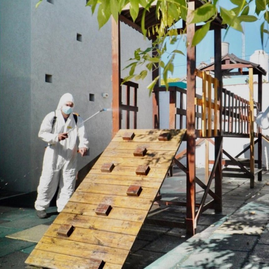 OPERATIVO DE DESINFECCIÓN EN ESCUELAS DE VICENTE LÓPEZ