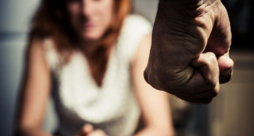 RESCATARON A UNA MUJER QUE ESTABA CAUTIVA POR SU PAREJA PORQUE LO QUERÍA DEJAR