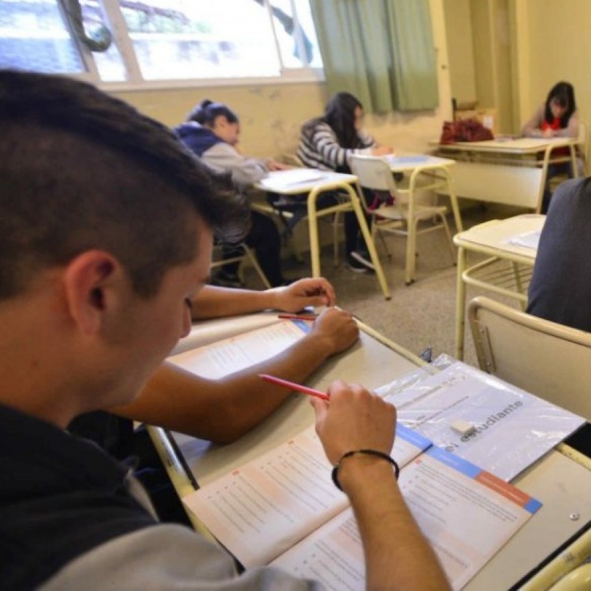 LOS DOCENTES SE PERFILAN A ACEPTAR LA OFERTA DE KICILLOF Y EL MIÉRCOLES COMENZARÍAN LAS CLASES NORMALMENTE