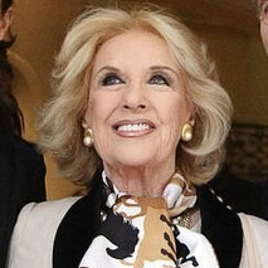 MIRTHA LEGRAND, MUY MOLESTA  CON EL GOBIERNO DE LA CIUDAD POR NO HABER SIDO VACUNADA TODAVÍA CONTRA EL COVID-19: 