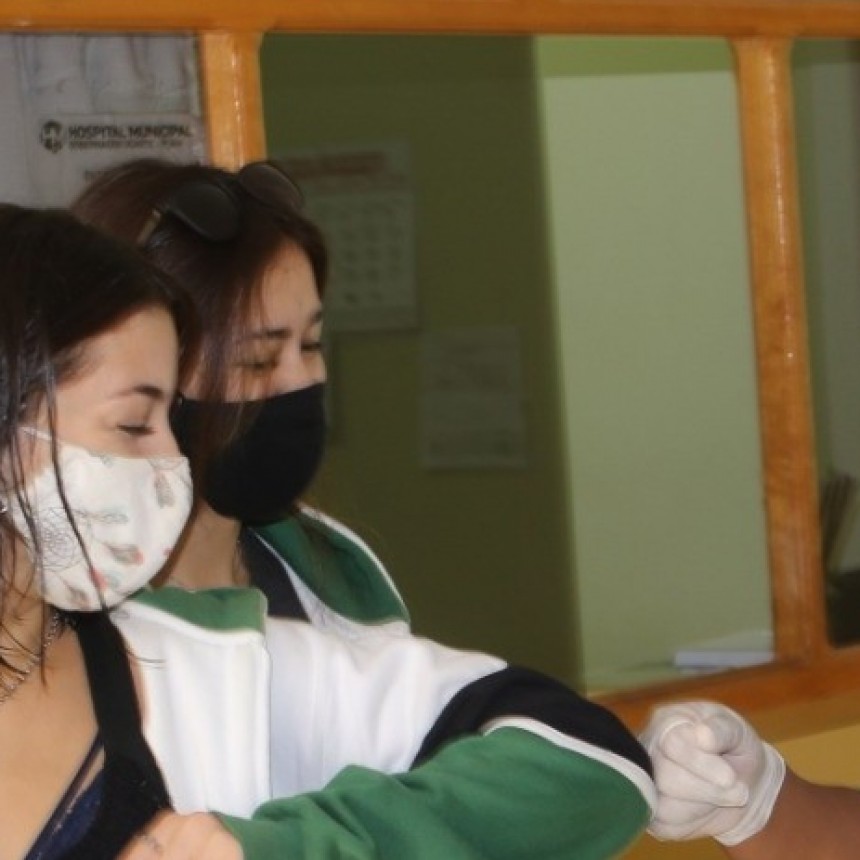 EL HOSPITAL MUNICIPAL DE PUAN RECIBIÓ UNA DONACIÓN POR PARTE DE ALUMNOS DELINSTITUTO ALMAFUERTE.
