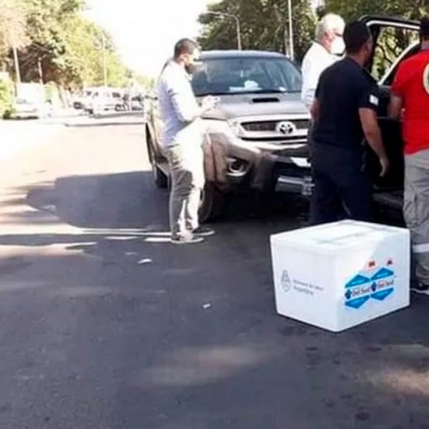 ESCÁNDALO EN CORRIENTES, EL MINISTRO DE SALUD CORRENTINO CHOCÓ Y EN EL BAÚL LLEVABA VACUNAS CONTRA EL COVID-19