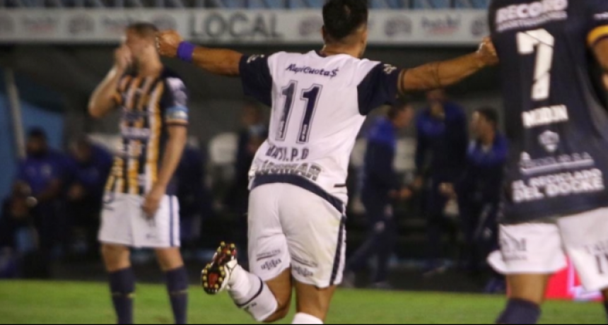 GIMNASIA GOLEÓ A DOCK SUD