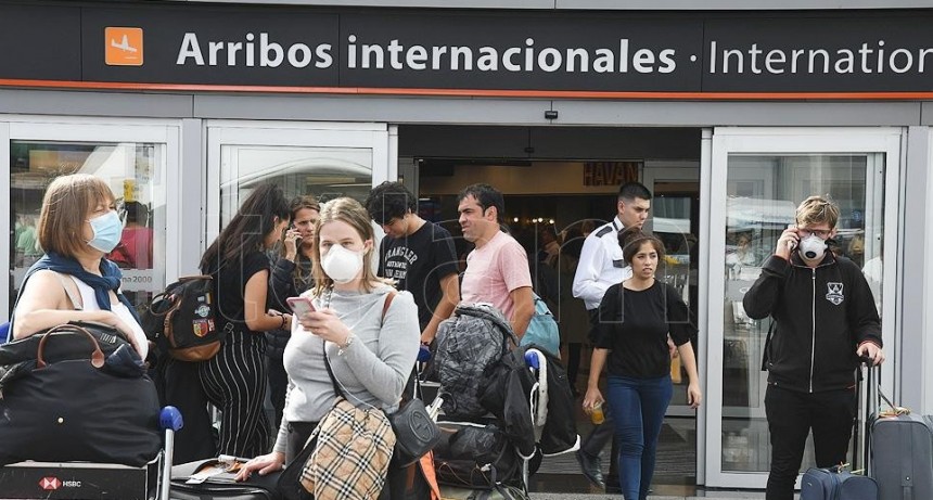 POR NUEVAS CEPAS, QUEDAN SUSPENDIDOS DESDE EL SÁBADO LOS VUELOS DE BRASIL, CHILE Y MÉXICO
