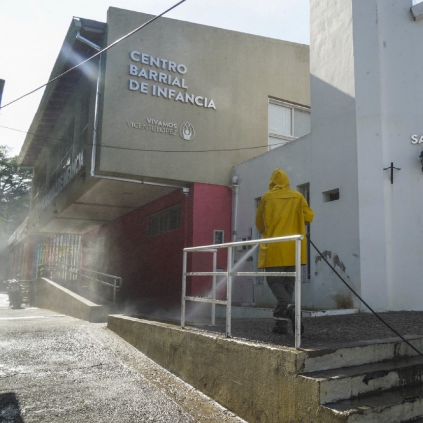 EN VILLA MARTELLI CONTINÚAN LOS OPERATIVOS DE DESINFECCIÓN EN BARRIOS Y VÍA PÚBLICA