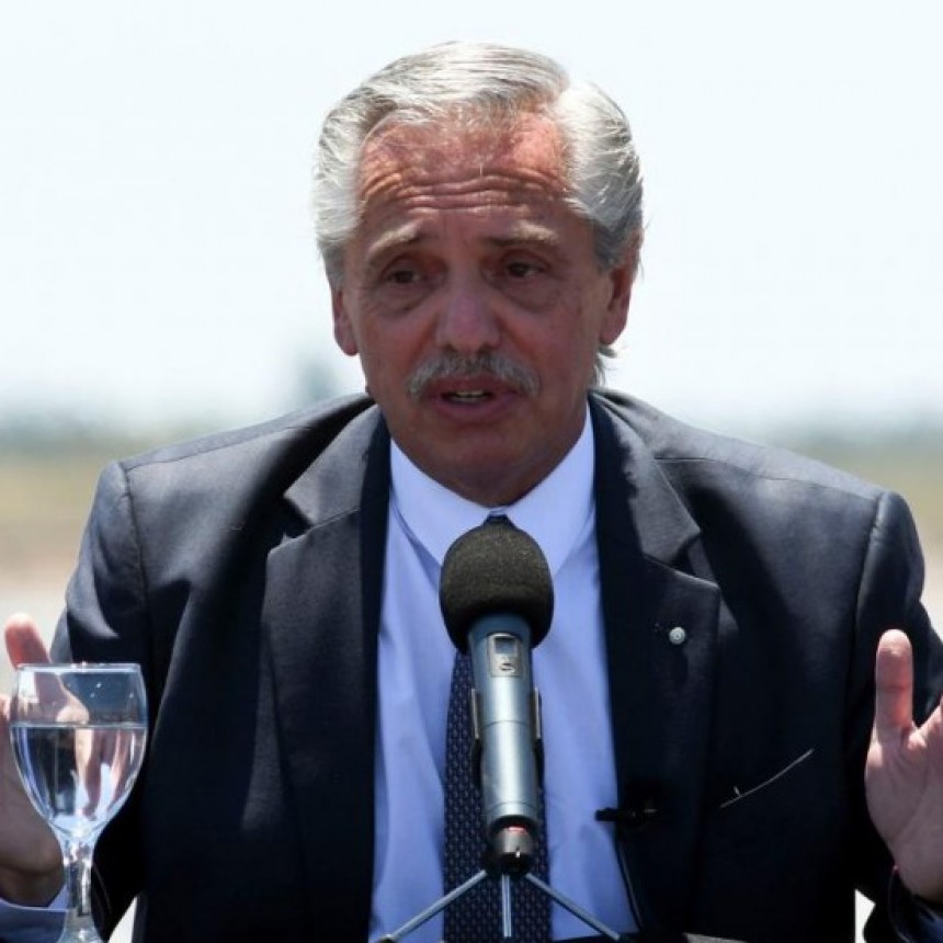  ALBERTO FERNÁNDEZ, SOMETIDO A ESTUDIOS POR UN CUADRO DE 