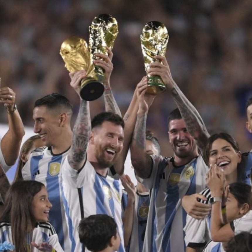 LOS HÉROES DE QATAR TUVIERON SU INOLVIDABLE FIESTA EN EL MONUMENTAL