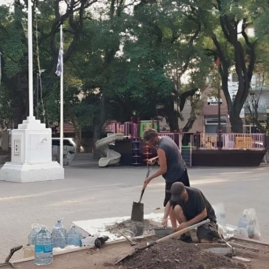 EN TRES DE FEBRERO IMPIDIERON COLOCAR UNA BALDOSA POR LA MEMORIA