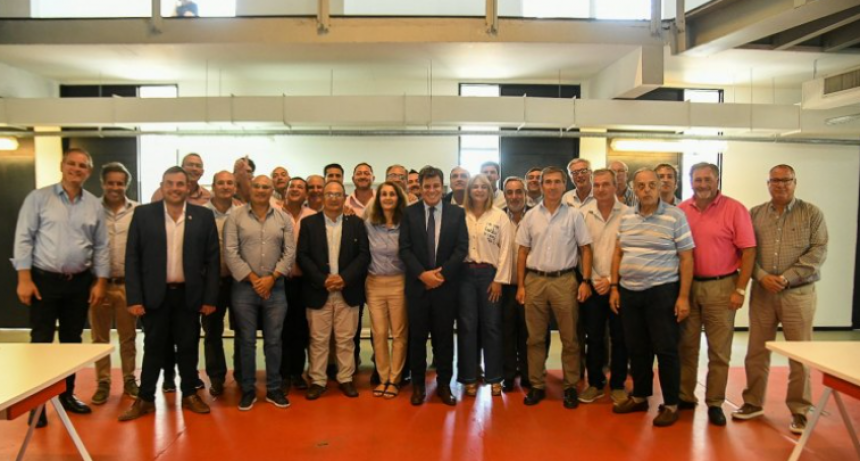 MANES REUNIÓ A INTENDENTES BONAERENSES DE LA UCR PARA RESPALDAR SU PRECANDIDATURA PRESIDENCIAL