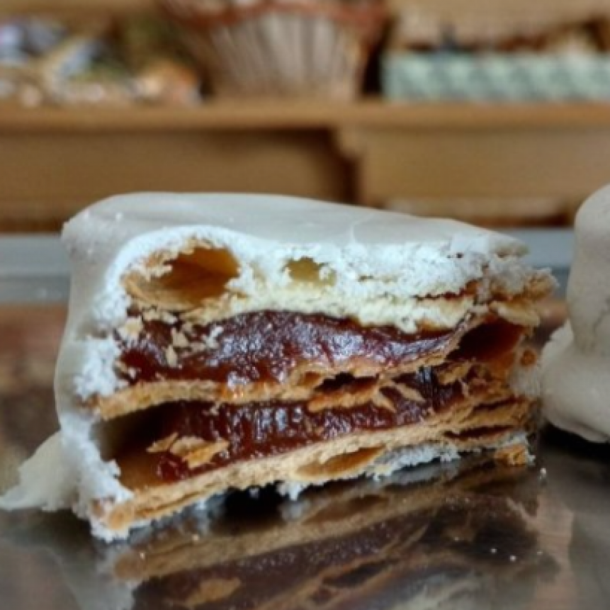 LA ANMAT PROHIBIÓ LA VENTA EN TODO EL PAÍS DE UN ALFAJOR POR FALSIFICAR EL SELLO DE 