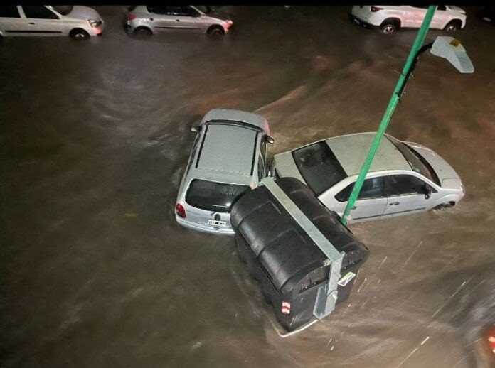 ABUNDANTES LLUVIAS INUNDARON EL AMBA Y EL TEMPORAL SIGUE DURANTE EL MIÉRCOLES