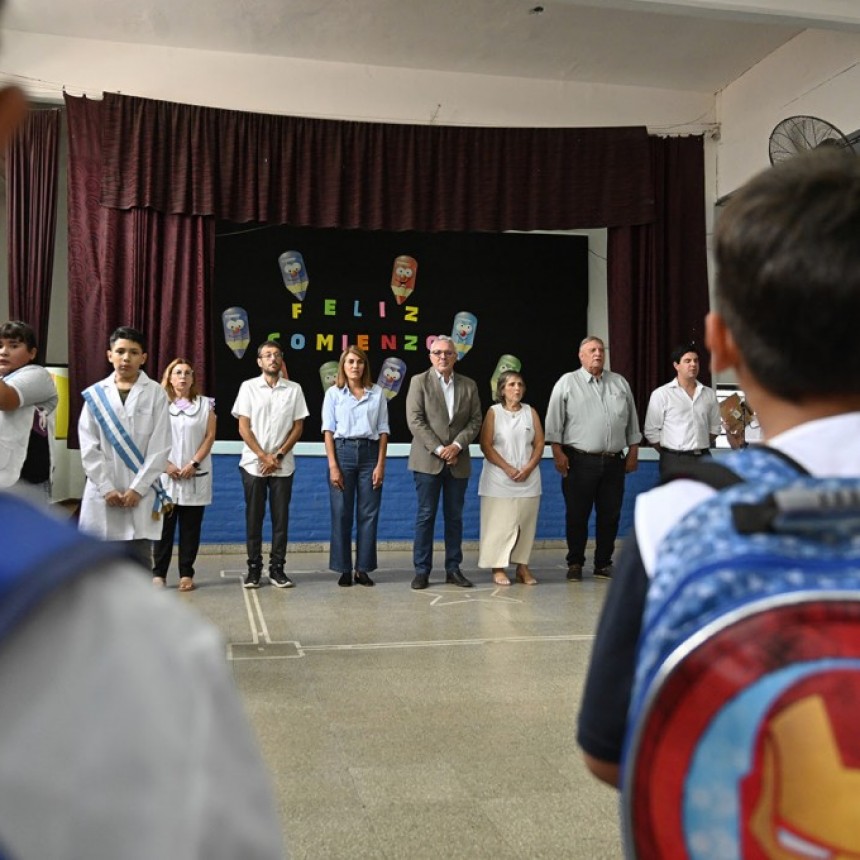 EN TIGRE, JULIO ZAMORA ACOMPAÑÓ A LA COMUNIDAD EDUCATIVA EN EL INICIO DEL CICLO LECTIVO 2024
