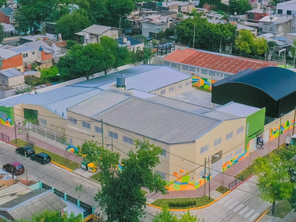 JUAN ANDREOTTI INAUGURÓ LA RENOVACIÓN DE LA ESCUELA PRIMARIA N°15 Y SECUNDARIA N°26