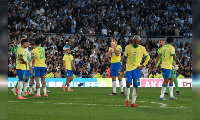 “VERGÜENZA” Y “PALIZA”: LOS DIARIOS DE BRASIL, LAPIDARIOS TRAS LA GOLEADA DE ARGENTINA