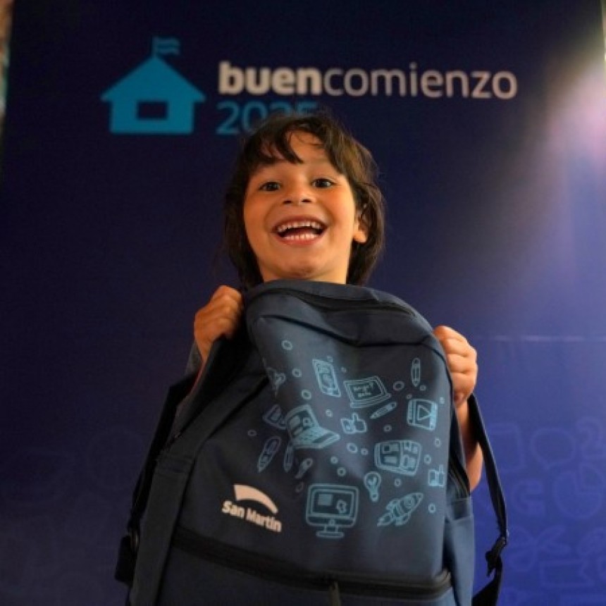  EL MUNICIPIO DE SAN MARTÍN ENTREGÓ 4 MIL KITS ESCOLARES A CHICAS Y CHICOS QUE EMPIEZAN 1° GRADO