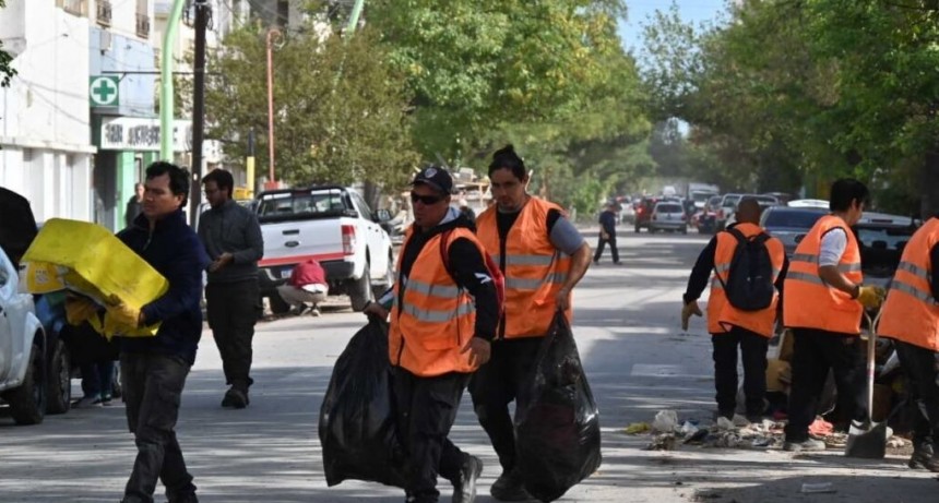 BAHÍA BLANCA: YA FUNCIONAN LA RECOLECCIÓN DE RESIDUOS, EL TRANSPORTE PÚBLICO Y TIENE LUZ EL 70% DE LOS USUARIOS