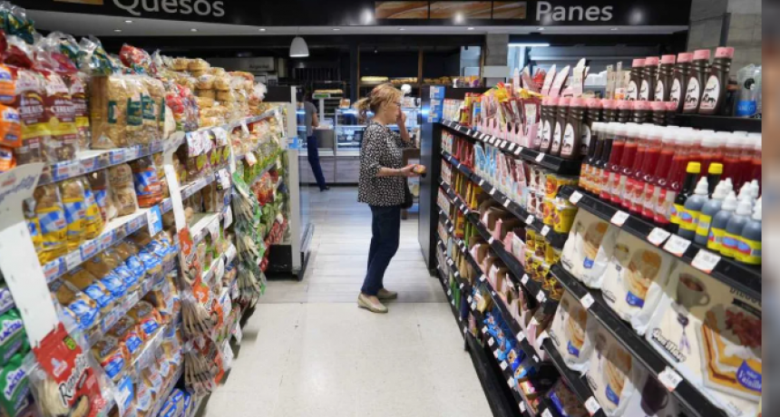 EL CONSUMO SIGUE EN CAÍDA Y LAS VENTAS DE SUPERMERCADOS ACUMULAN 15 MESES DE RETRACCIÓN