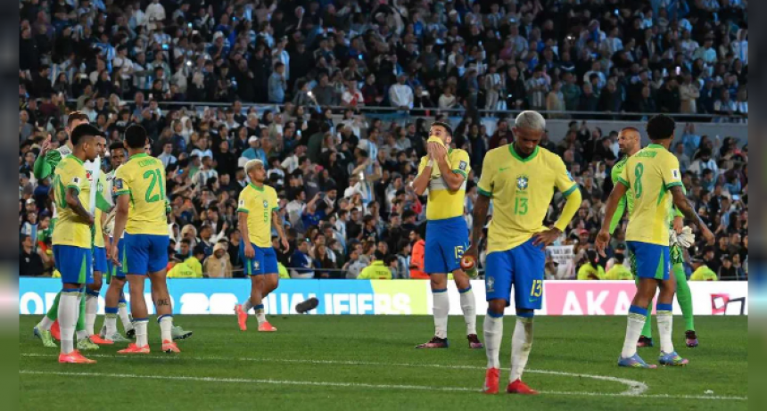 “VERGÜENZA” Y “PALIZA”: LOS DIARIOS DE BRASIL, LAPIDARIOS TRAS LA GOLEADA DE ARGENTINA