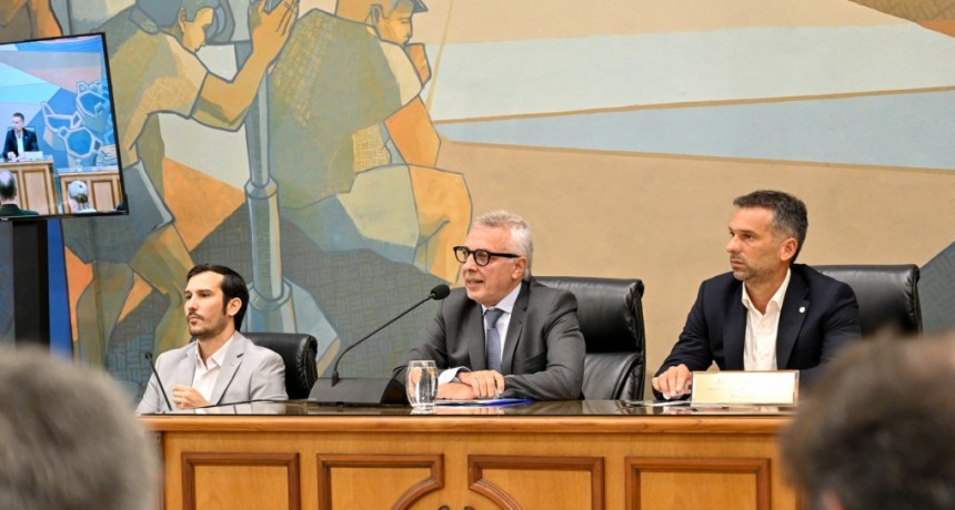 JULIO ZAMORA EN EL HCD: 