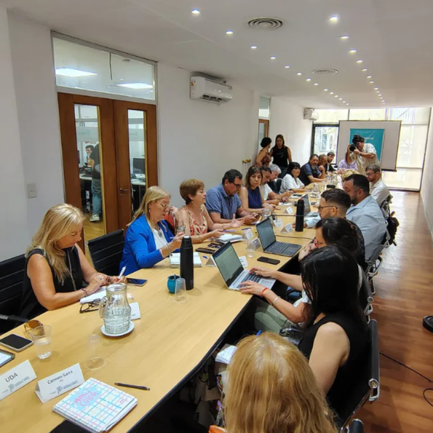 PROVINCIA OFERT&Oacute; UN 9% EN TRES CUOTAS: ESTATALES YA ACEPTARON Y LOS DOCENTES EST&Aacute;N A UN PASO DEL ACUERDO