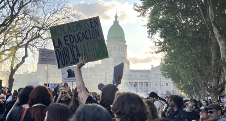 DOCENTES UNIVERSITARIOS COMIENZAN UNA SEMANA DE PARO Y PREPARAN OTRO RECLAMO