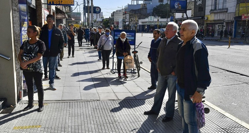 SE EXTIENDE EL HORARIO DE ATENCIÓN A JUBILADOS EN LOS BANCOS