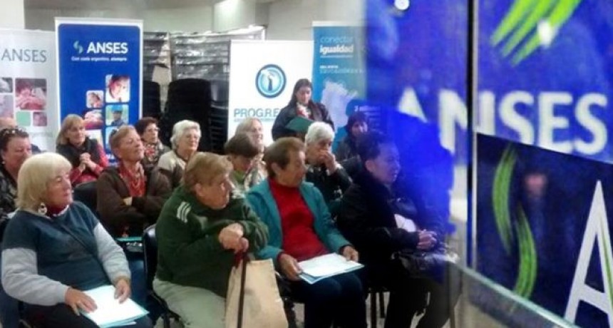 HOY PAGAN A JUBILADOS Y PENSIONADOS CON INGRESOS DE HASTA $17.859 Y DNI TERMINADO EN CERO
