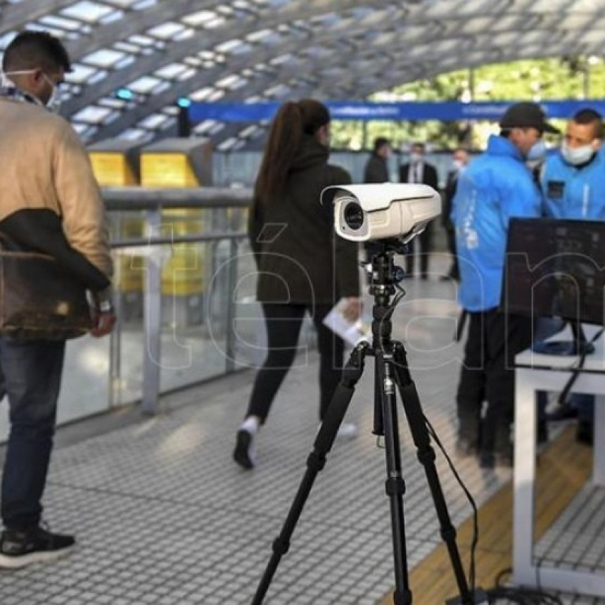 ASÍ FUNCIONA EL TEST EXPRESS PARA DETECTAR CORONAVIRUS QUE SE REALIZA EN LA ESTACIÓN DE CONSTITUCIÓN
