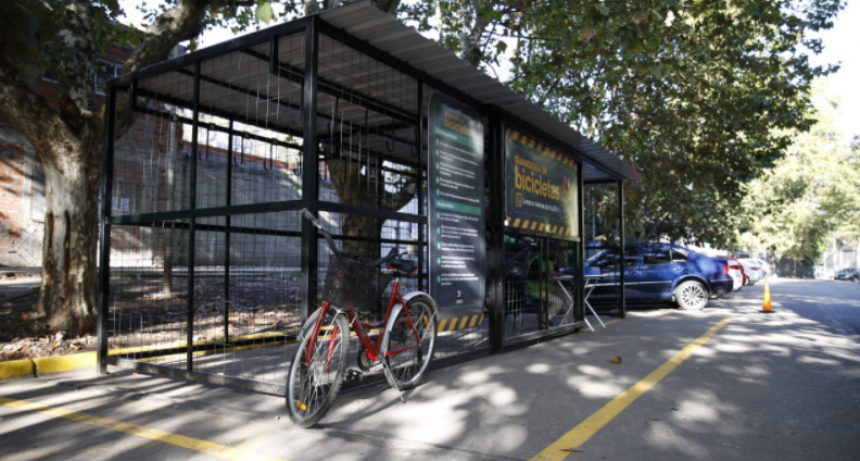 NUEVA GUARDERÍA DE BICICLETAS EN SANTOS LUGARES