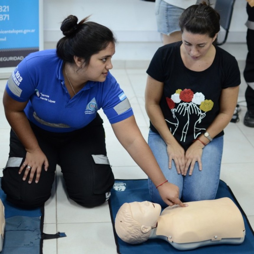 REGRESAN LOS TALLERES DE RCP AL CENTRO UNIVERSITARIO DE VICENTE LÓPEZ