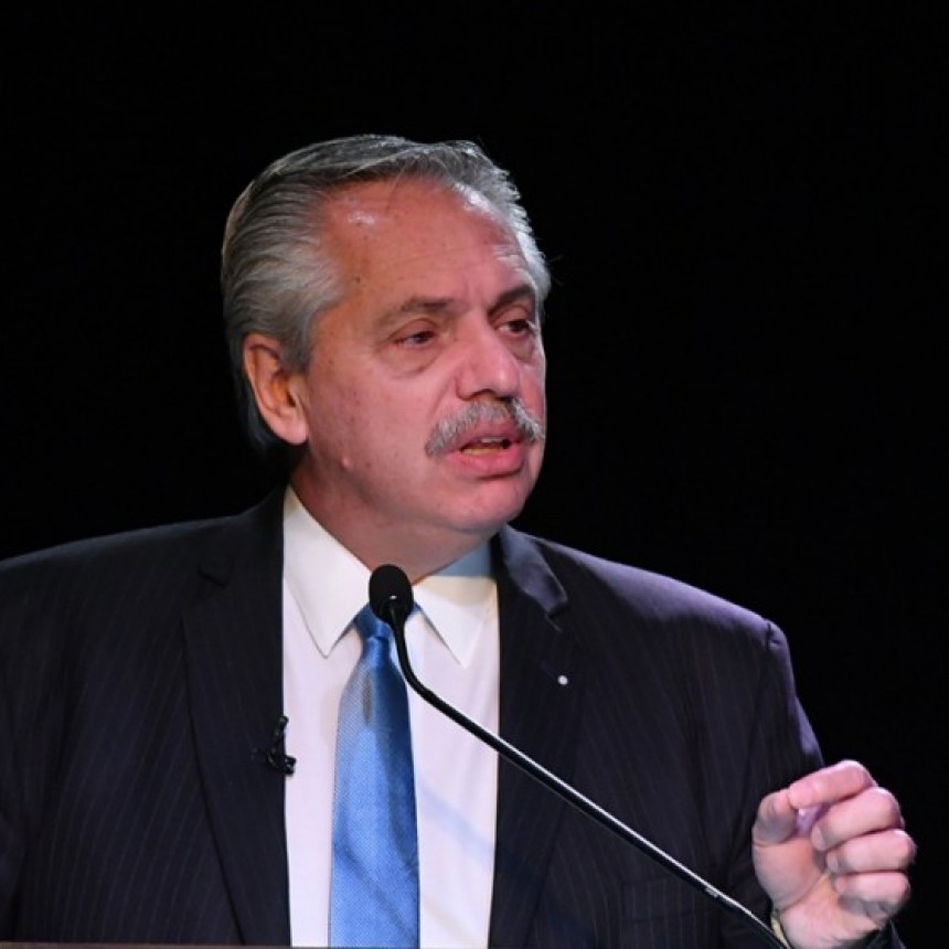 ALBERTO FERNÁNDEZ: 