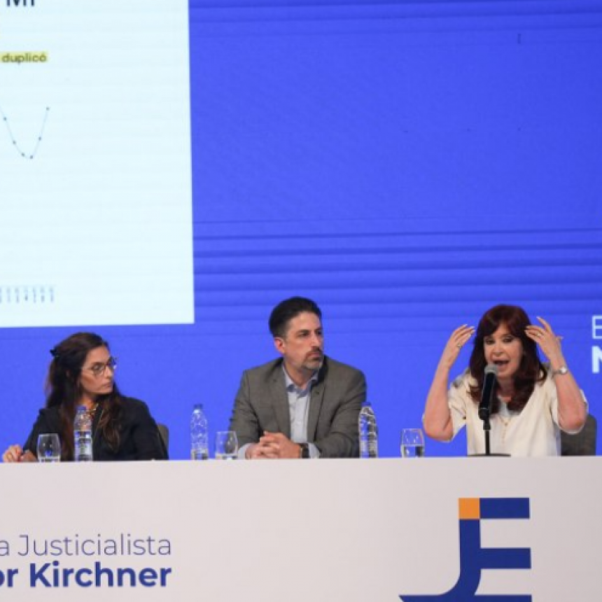 CRISTINA KIRCHNER APUNTÓ DURO AL FMI Y CUESTIONÓ LA DOLARIZACIÓN: 