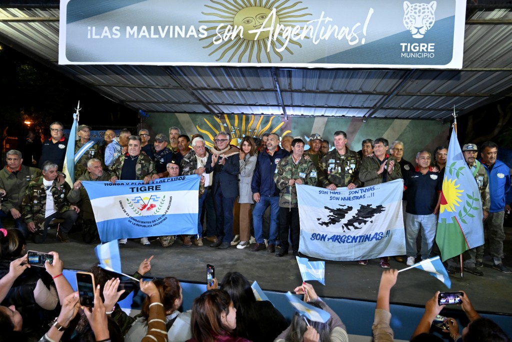 CON LA PRESENCIA DE JULIO ZAMORA, SE REALIZÓ UNA NUEVA Y EMOTIVA VIGILIA PARA HOMENAJEAR A LOS HÉROES DE MALVINAS EN GENERAL PACHECO