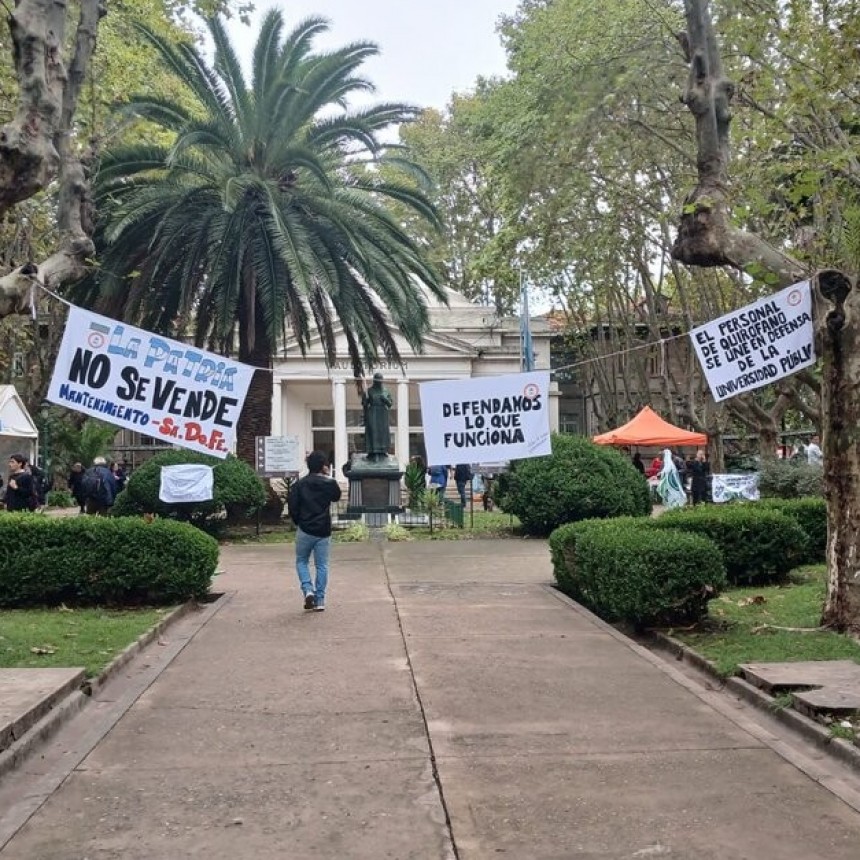 HOSPITALES UNIVERSITARIOS EN CRISIS POR EL VACIAMIENTO PRESUPUESTARIO DE MILEI