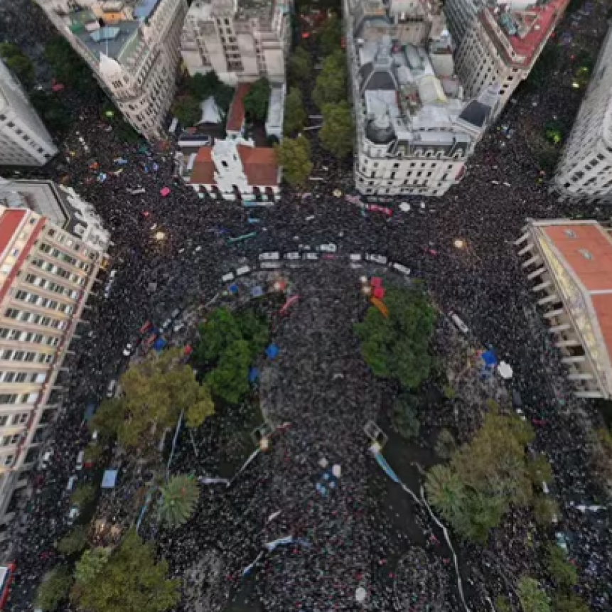 HISTÓRICA Y GIGANTESCA MARCHA POR LA UNIVERSIDAD PÚBLICA EN TODA LA PROVINCIA DE BUENOS AIRES